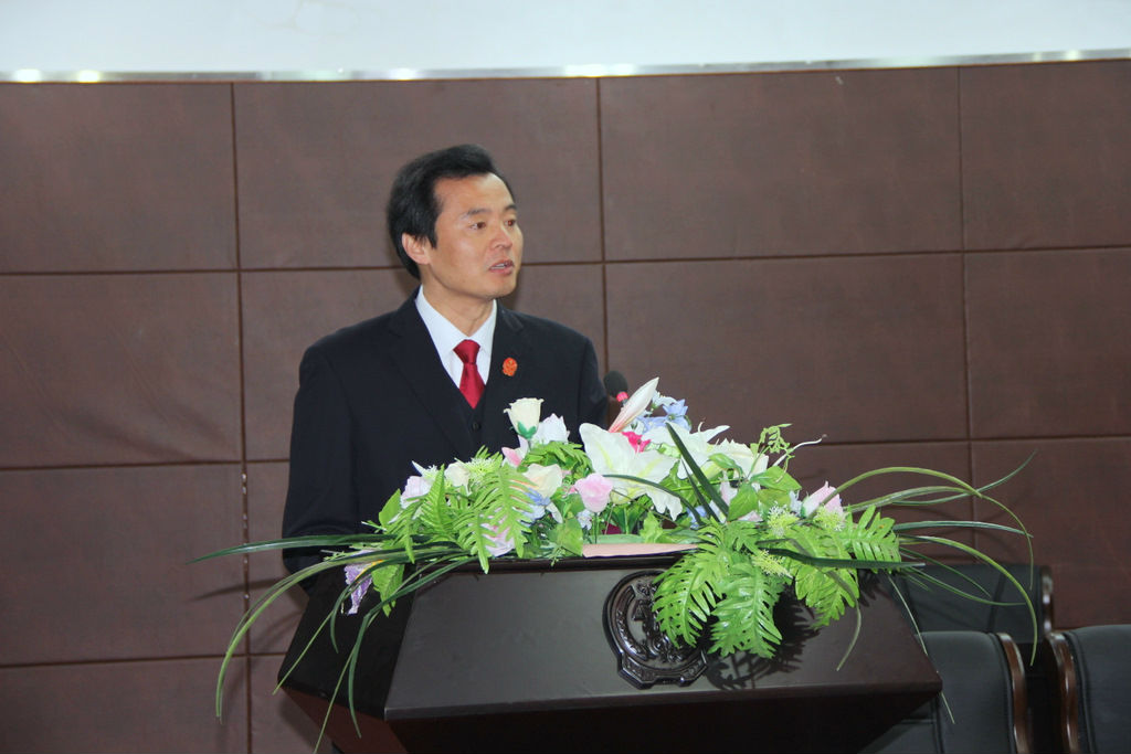 黄新友副院长主持仪式并提要求